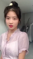 卡在墙上的女孩汉化版